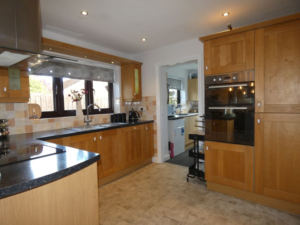 Kitchen-Diner- click for photo gallery
